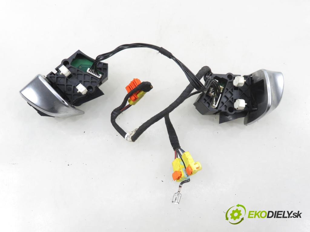 PORSCHE CAYENNE II (92A) SUV 2010 176,00 3.0 Diesel - M 05.9E 2967,00 Ovládač rádia 