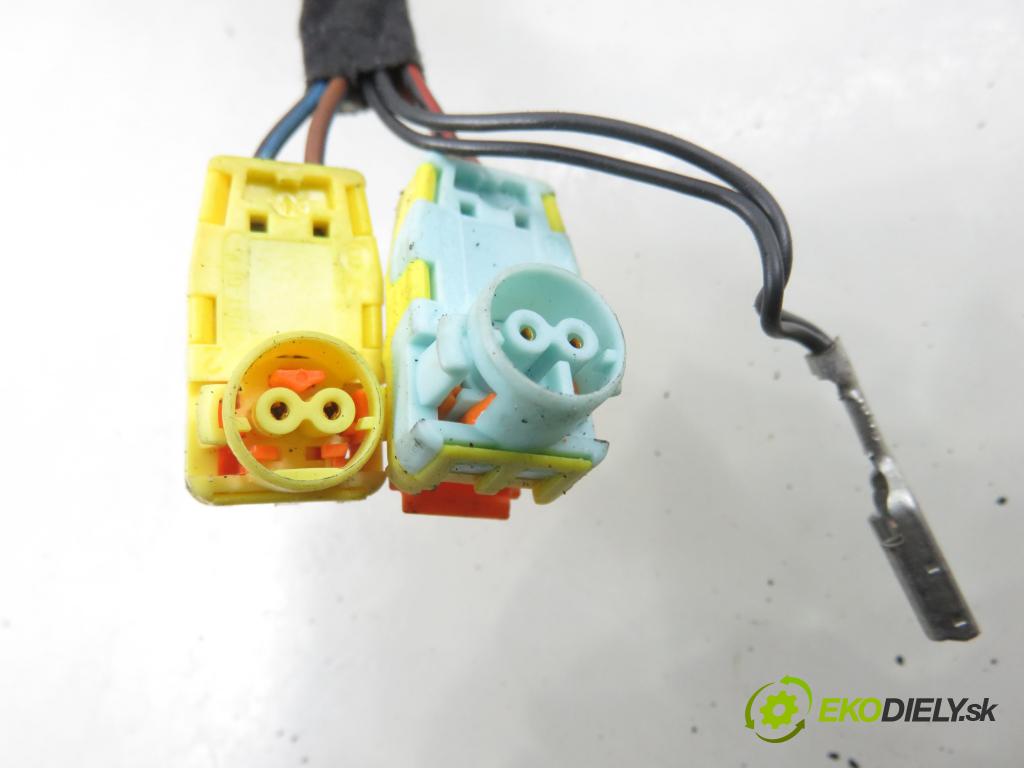 PORSCHE CAYENNE II (92A) SUV 2010 176,00 3.0 Diesel - M 05.9E 2967,00 Ovládač rádia