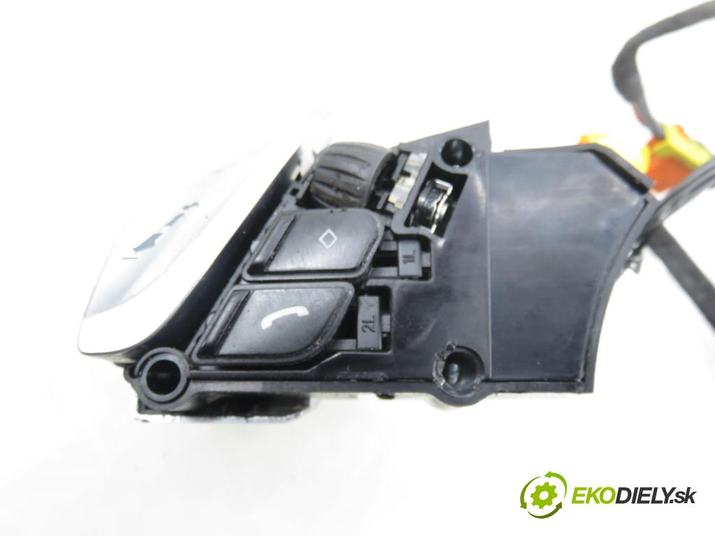 PORSCHE CAYENNE II (92A) SUV 2010 176,00 3.0 Diesel - M 05.9E 2967,00 Ovládač rádia