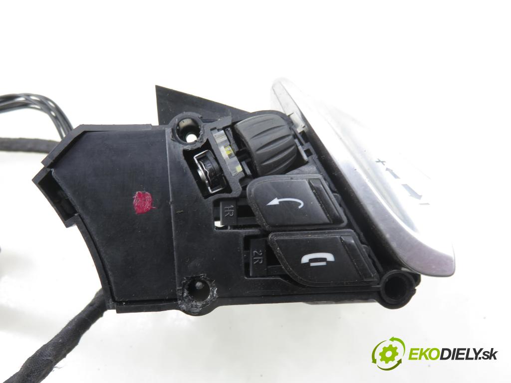 PORSCHE CAYENNE II (92A) SUV 2010 176,00 3.0 Diesel - M 05.9E 2967,00 Ovládač rádia