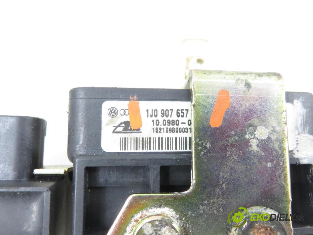 VW SHARAN (7M8, 7M9, 7M6) HB 2002 85,00 1.9 TDI PD 115 - AUY 1896,00 Snímač ESP 1J0907657A ; 1J0907651A