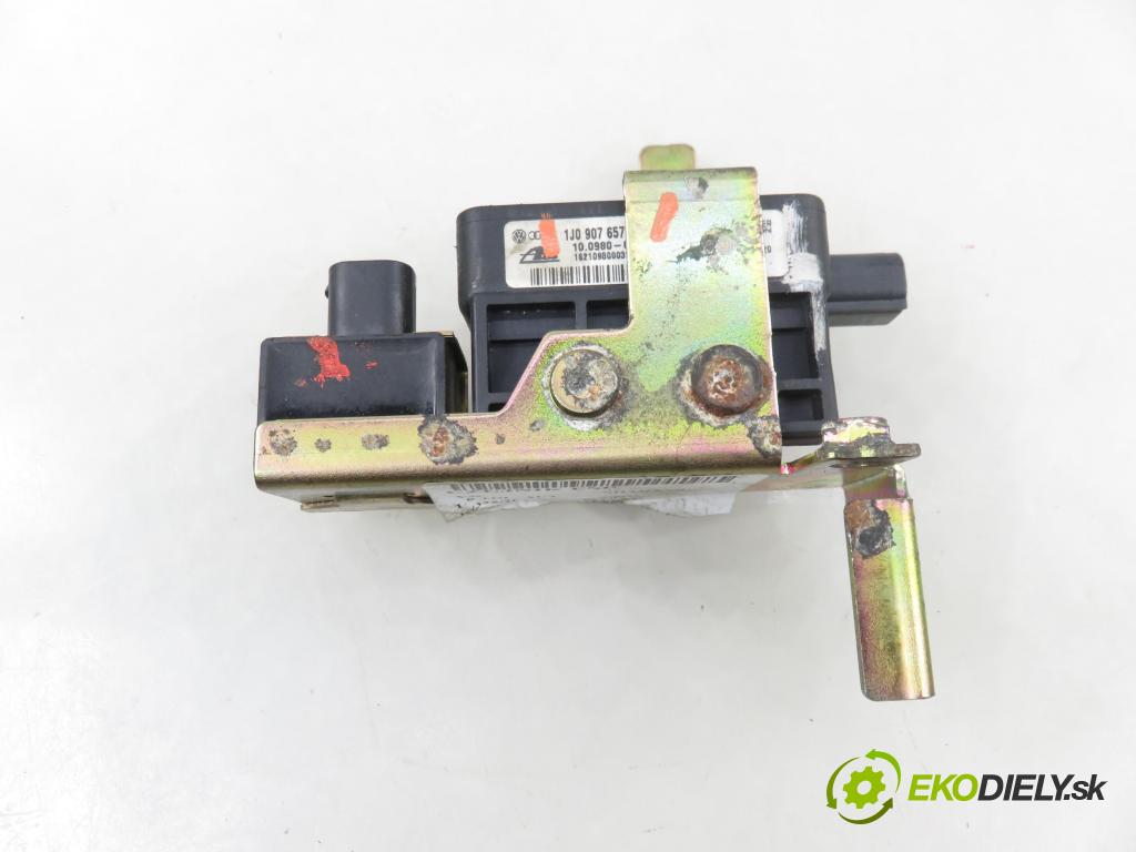 VW SHARAN (7M8, 7M9, 7M6) HB 2002 85,00 1.9 TDI PD 115 - AUY 1896,00 Snímač ESP 1J0907657A ; 1J0907651A