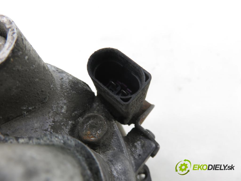 VW GOLF IV (1J1) HB 2001 66,00 1.9 TDI 90 - ALH 1896,00 KOMPRESOR: klimatizácie 1J0820803K (Kompresor klimatizácie)