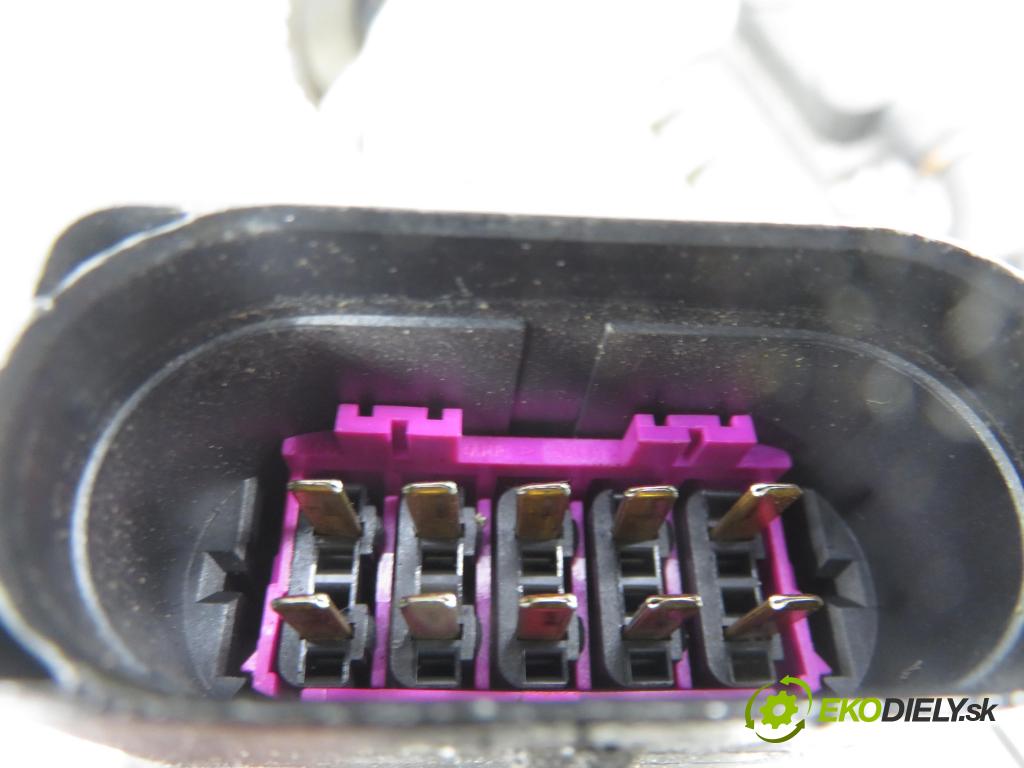 VW GOLF IV (1J1) HB 2001 66,00 1.9 TDI 90 - ALH 1896,00 Pumpa vstrekovacia 038130107D (Vstrekovacie čerpadlo)