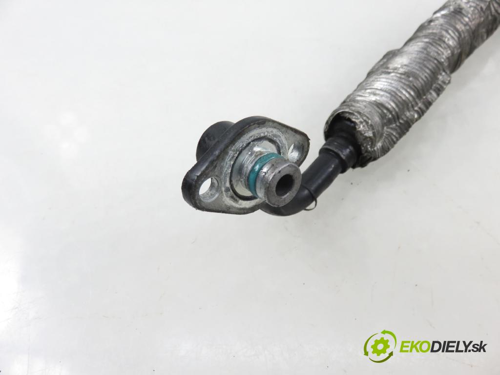 PORSCHE CAYENNE II (92A) SUV 2010 176,00 3.0 Diesel - M 05.9E 2967,00 rúrka / Rúra servočerpadlo 7P0422893C