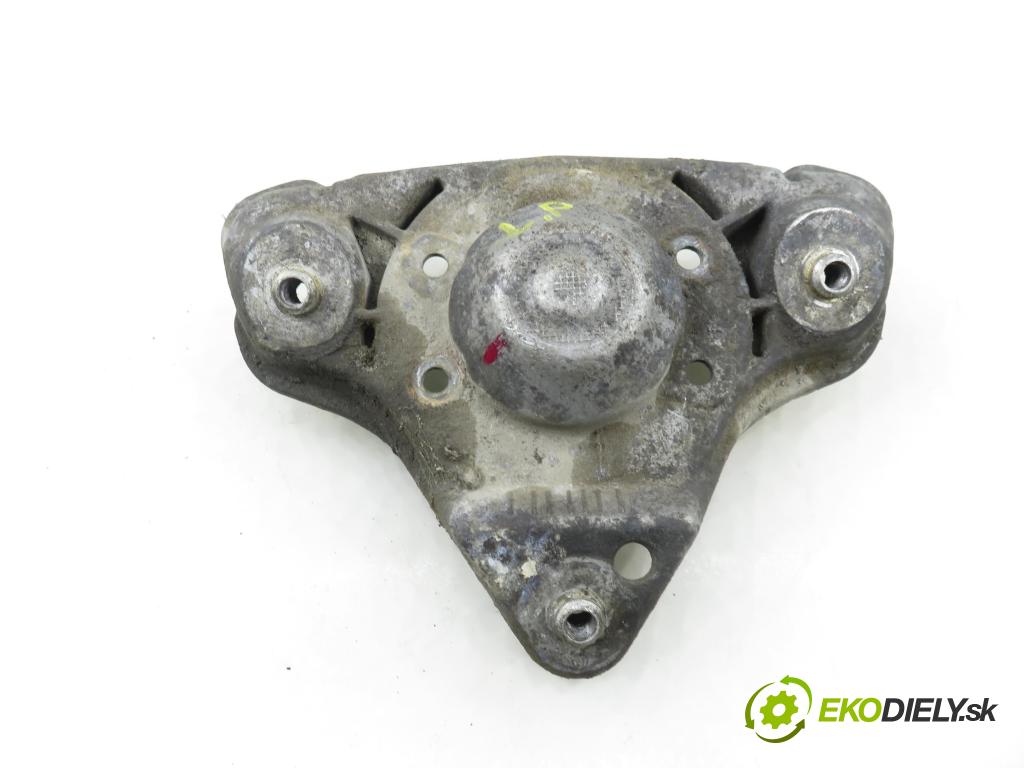 VW PASSAT B5.5 (3B3) SEDAN 2001 74,00 1.9 TDI PD 101 - AVB 1896,00 Uchytenie tlmiča 8D0412383E