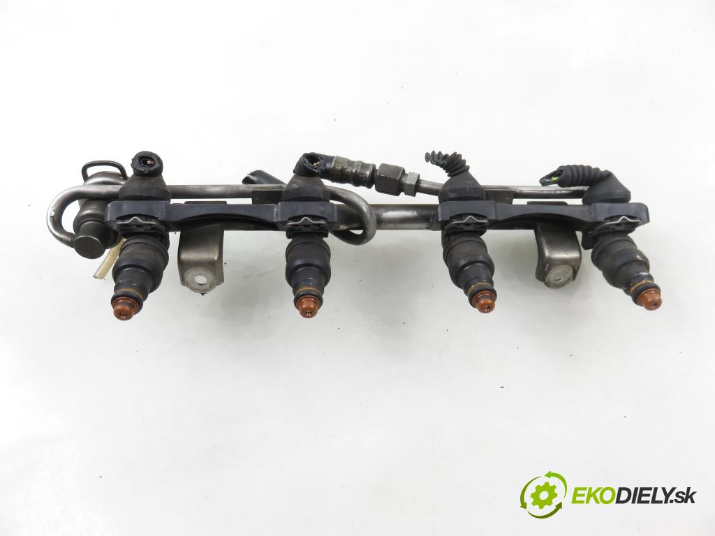 VW PASSAT B5 (3B2) SEDAN 1997 92,00 1.8 20V 125 - ADR 1781,00 Lišta vstrekovacia 058133881 (Vstrekovacia lišta)