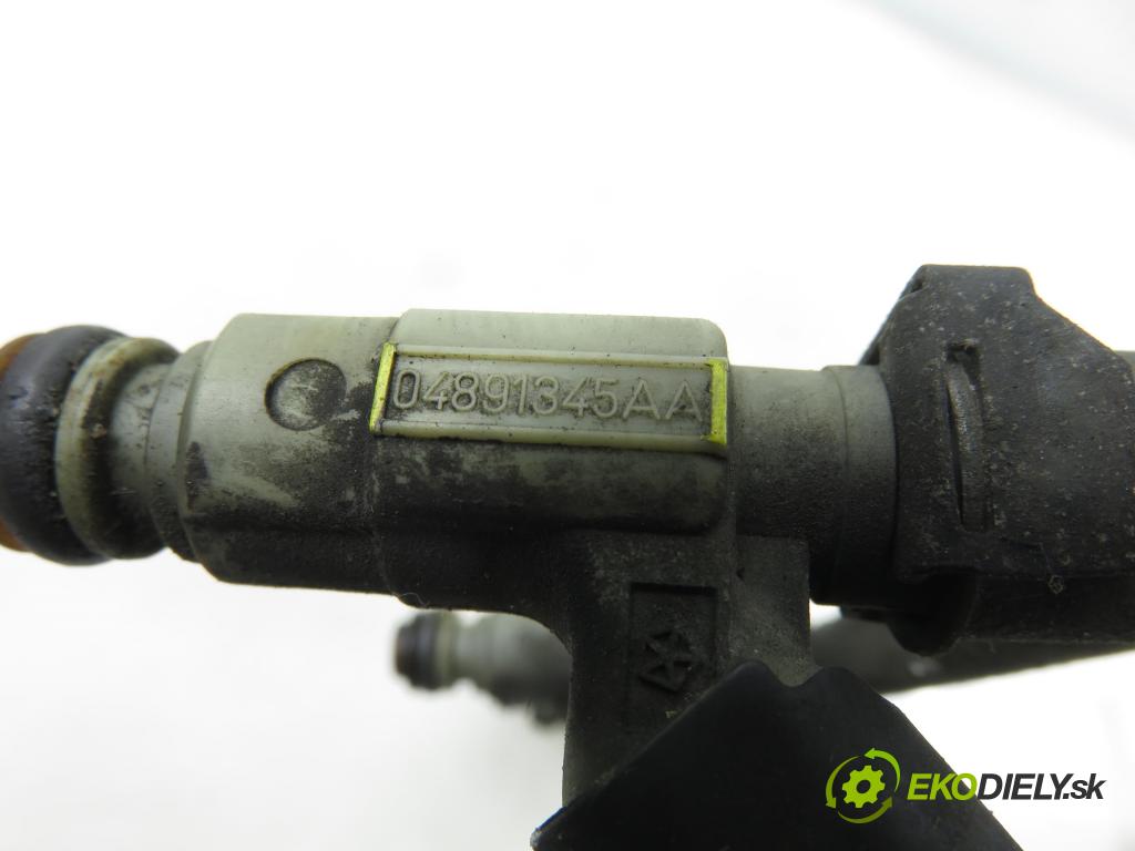 CHRYSLER PT CRUISER (PT_) MINIVAN 2001 104,00 2 - ECC 1996,00 Lišta vstrekovacia 04891345AA ; 0280155976 ; 04669768 (Vstrekovacia lišta)