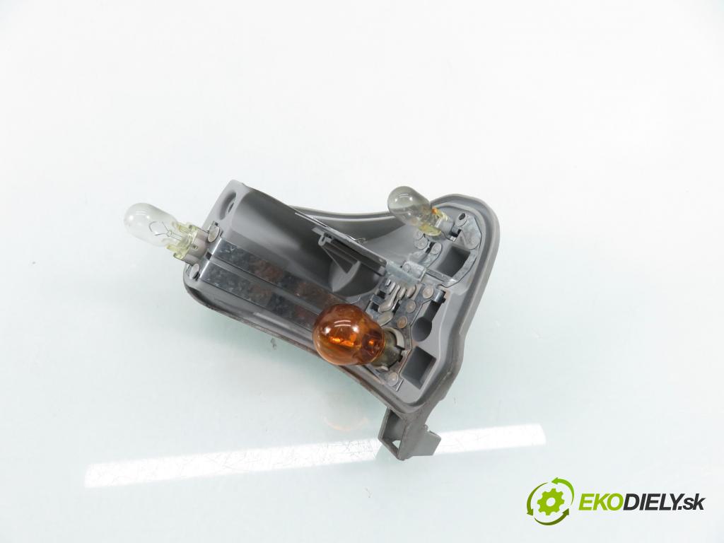 AUDI A4 Avant (8K5, B8) KOMBI 2008 100,00 2.0 TDI - CAGB 1968,00 vložka svetla pravy zadné 21972202