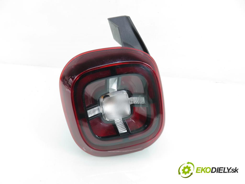 DACIA DUSTER (HM_) SUV 2021 74,00 1.0 TCe 100 (HMMT) 999,00 Svetlo ľavé zadné 265558217R