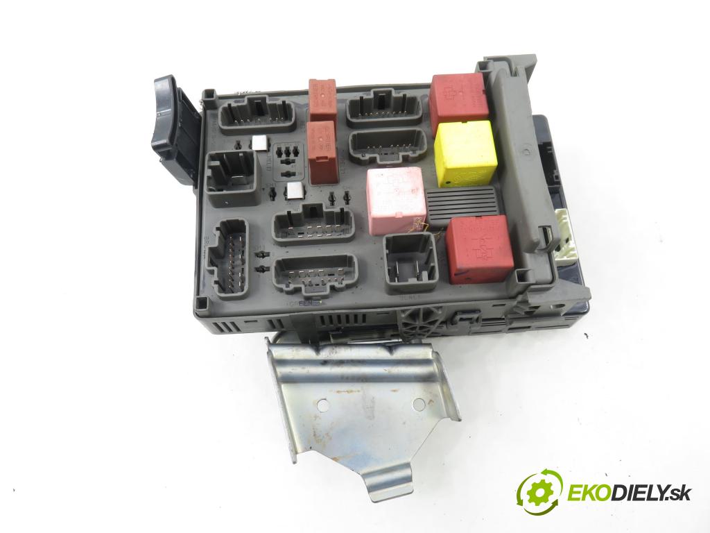 RENAULT ESPACE IV (JK0/1_) MINIVAN 2005 85,00 1.9 dCi 116 - F9Q 820 1870,00 MODUL BSI 8200447435 ; 8200491794 ; 8200500347