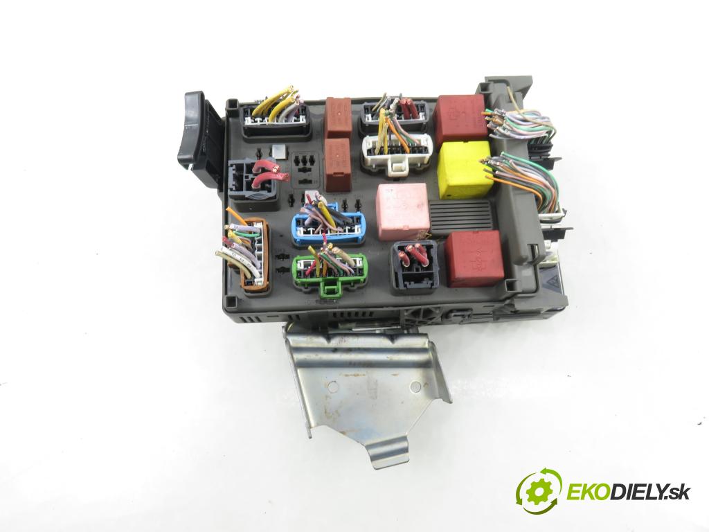 RENAULT ESPACE IV (JK0/1_) MINIVAN 2005 85,00 1.9 dCi 116 - F9Q 820 1870,00 MODUL BSI 8200447435 ; 8200491794 ; 8200500347