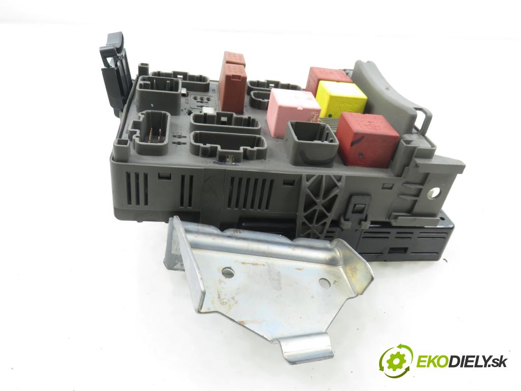 RENAULT ESPACE IV (JK0/1_) MINIVAN 2005 85,00 1.9 dCi 116 - F9Q 820 1870,00 MODUL BSI 8200447435 ; 8200491794 ; 8200500347