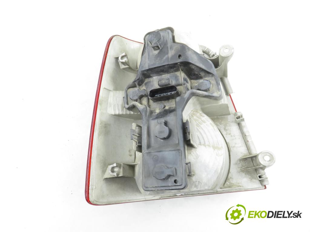 VW TOURAN (1T1, 1T2) MINIVAN 2004 74,00 1.9 TDI PD 100 - AVQ 1896,00 světlo pravé zadní 1T0945096C