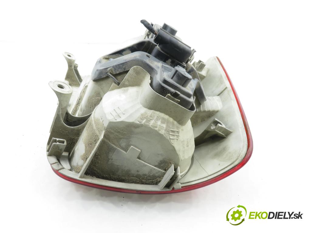 VW TOURAN (1T1, 1T2) MINIVAN 2004 74,00 1.9 TDI PD 100 - AVQ 1896,00 světlo pravé zadní 1T0945096C