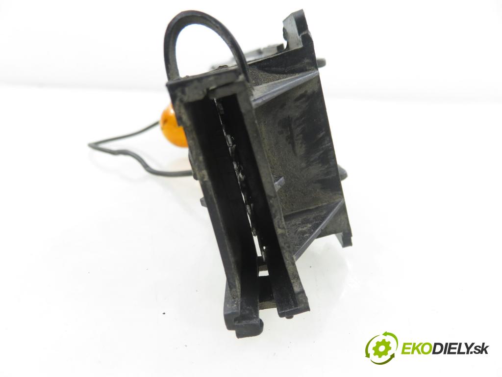 FORD TRANSIT Furgon (FA_ _) FURGON 2006 81,00 2.2 TDCi - QVFA 2198,00 vložka svetla ľavy zadné