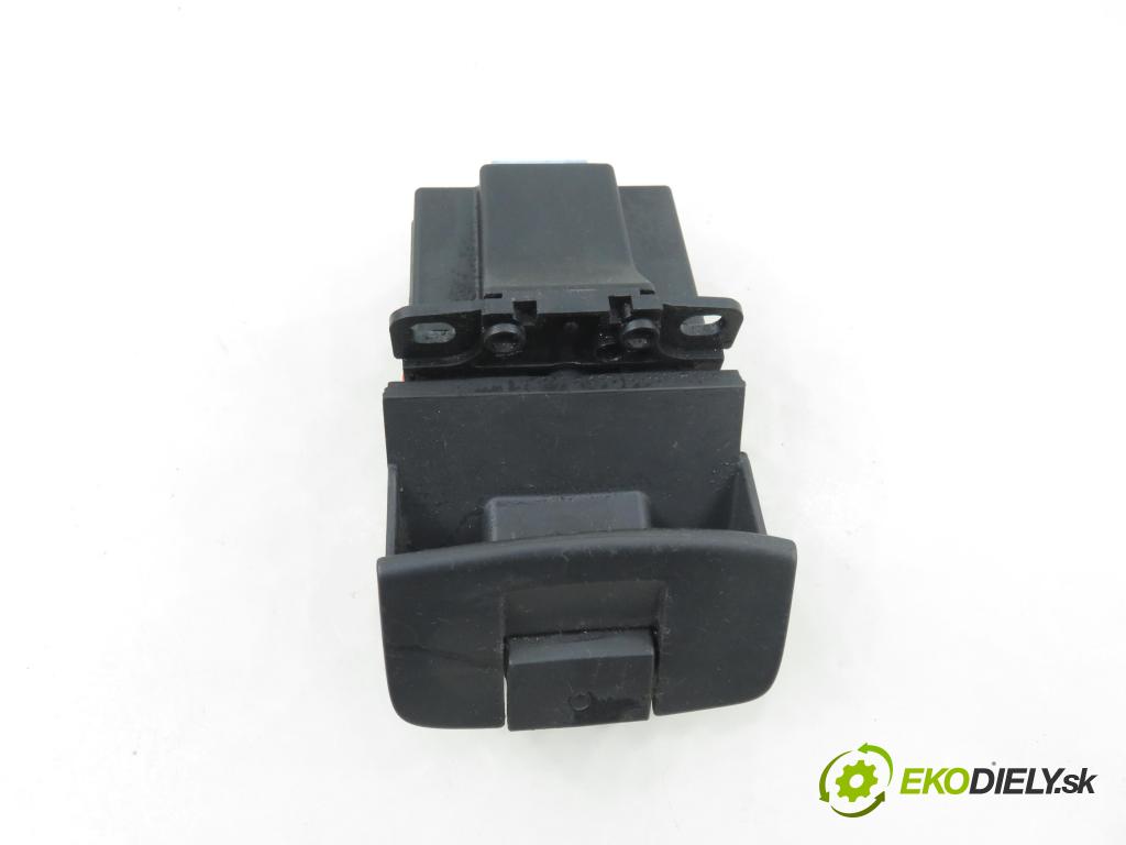 RENAULT ESPACE IV (JK0/1_) MINIVAN 2005 85,00 1.9 dCi 116 - F9Q 820 1870,00 vypínač brzdy MANUÁL 8200048590