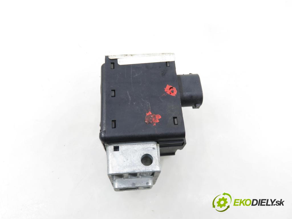 RENAULT ESPACE IV (JK0/1_) MINIVAN 2005 85,00 1.9 dCi 116 - F9Q 820 1870,00 blokáda tyče volantu 8200468515