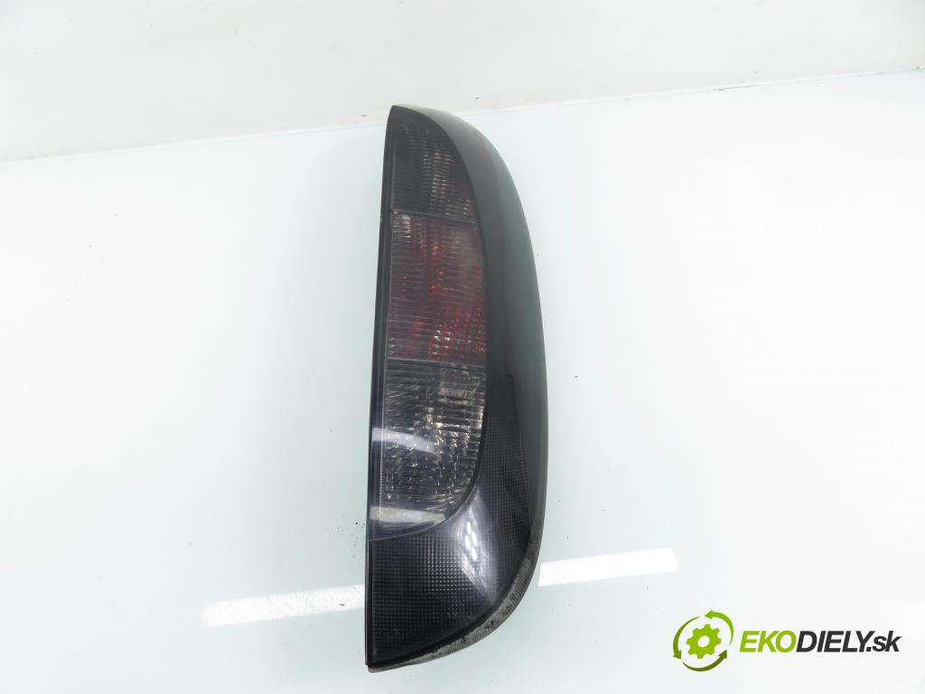 OPEL CORSA C (X01) HB 2001 55,00 1.2 16V 75 - Z 12 XE 1199,00 Svetlo pravé zadné 89307520
