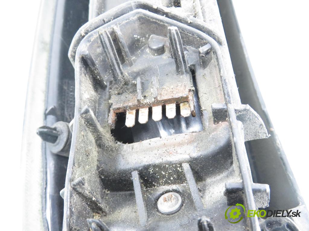 OPEL CORSA C (X01) HB 2001 55,00 1.2 16V 75 - Z 12 XE 1199,00 světlo pravé zadní 89307520