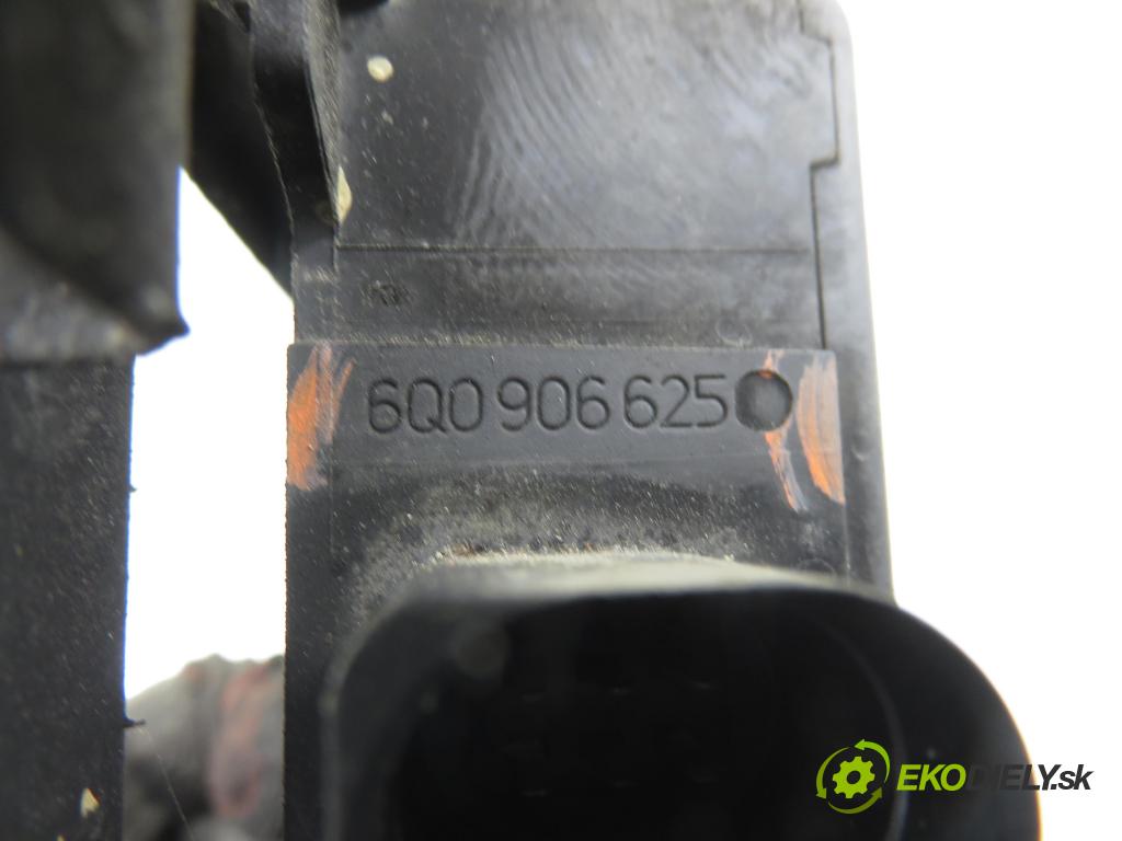 VW TOURAN (1T1, 1T2) MINIVAN 2004 74,00 1.9 TDI PD 100 - AVQ 1896,00 VENTIL magnetický 6Q0906625