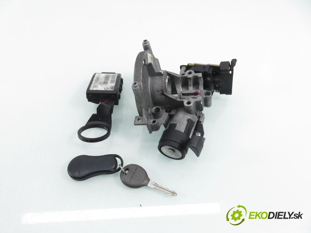 CHRYSLER PT CRUISER (PT_) MINIVAN 2001 104,00 2 - ECC 1996,00 spinačka 04690685AA ; 04671676AD (Spínacia skrinka)