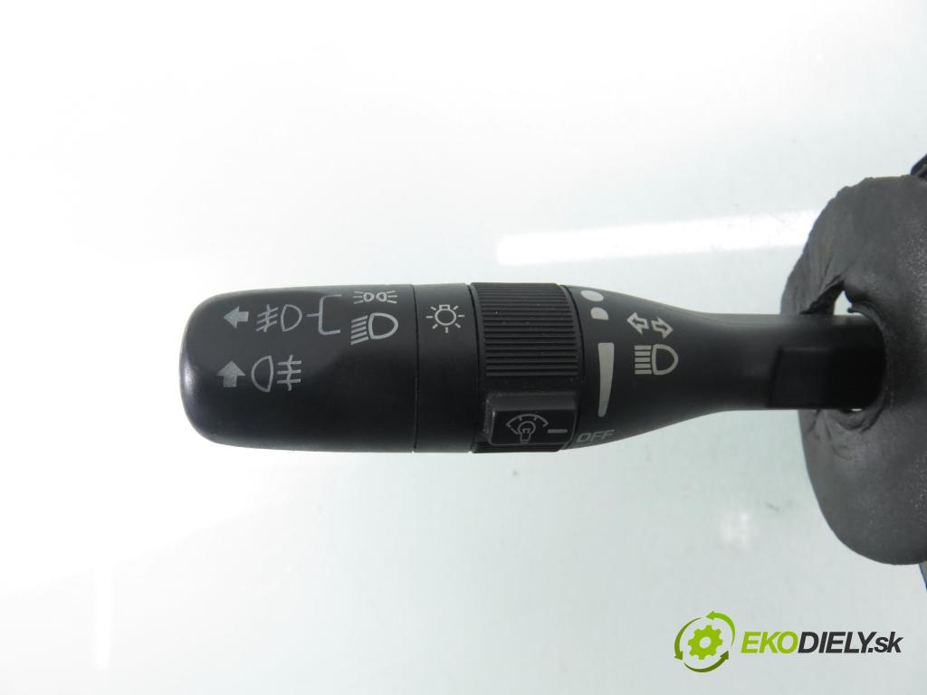 CHRYSLER PT CRUISER (PT_) MINIVAN 2001 104,00 2 - ECC 1996,00 páčka/prepínač 05073051AB