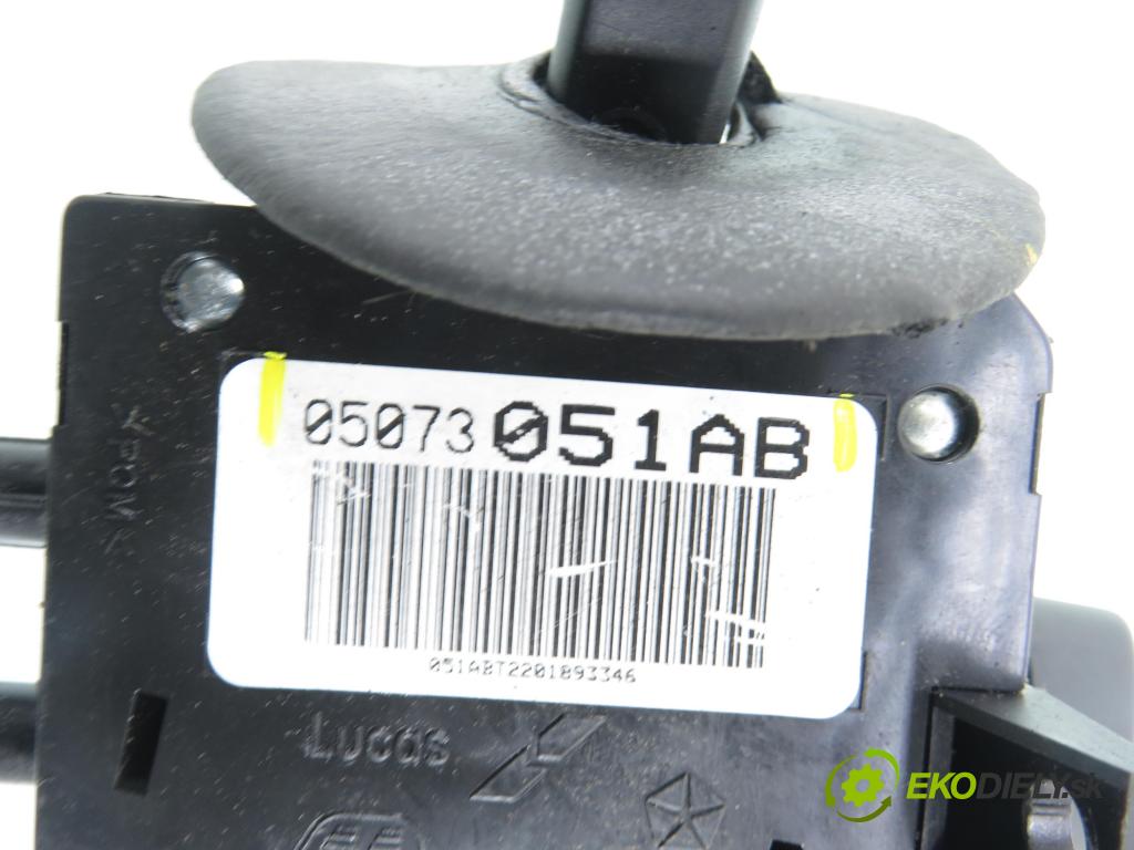 CHRYSLER PT CRUISER (PT_) MINIVAN 2001 104,00 2 - ECC 1996,00 páčka/prepínač 05073051AB