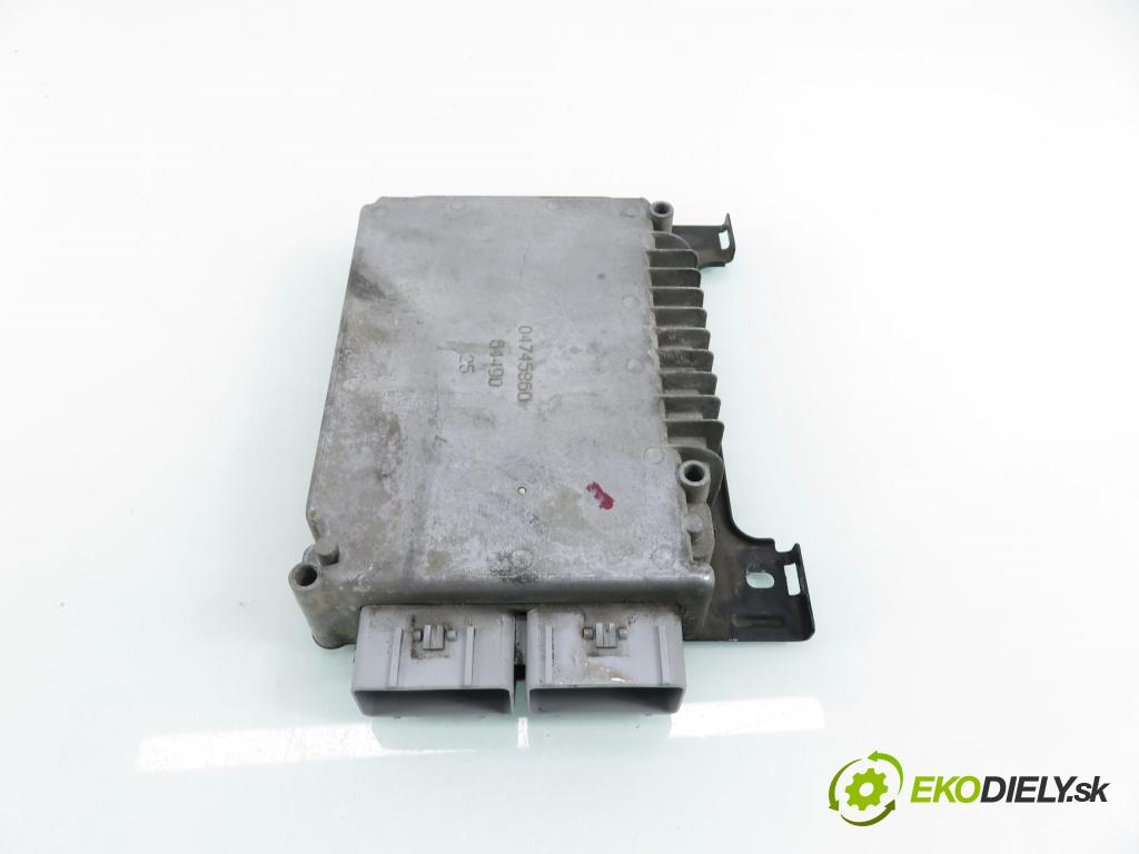 CHRYSLER PT CRUISER (PT_) MINIVAN 2001 104,00 2 - ECC 1996,00 Riadiaca jednotka Motor 05033116AE