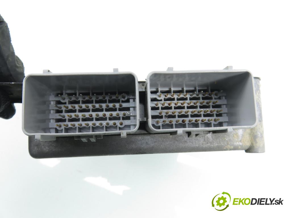 CHRYSLER PT CRUISER (PT_) MINIVAN 2001 104,00 2 - ECC 1996,00 Riadiaca jednotka Motor 05033116AE