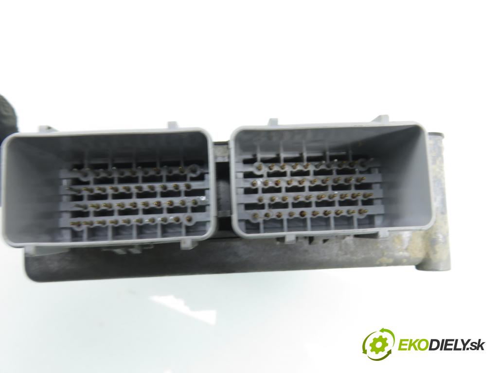 CHRYSLER PT CRUISER (PT_) MINIVAN 2001 104,00 2 - ECC 1996,00 Riadiaca jednotka Motor 05033116AE