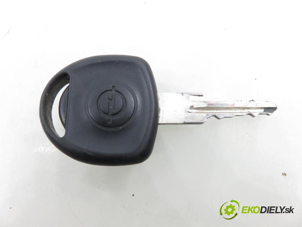 OPEL CORSA B (S93) HB 1997 40,00 1.0 i 12V 54 - X 10 XE 973,00 spínačka 90457846 ; 5WK4597 ; 24418925 (Spínací skříňka)