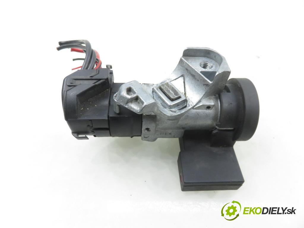 OPEL CORSA B (S93) HB 1997 40,00 1.0 i 12V 54 - X 10 XE 973,00 spínačka 90457846 ; 5WK4597 ; 24418925 (Spínací skříňka)