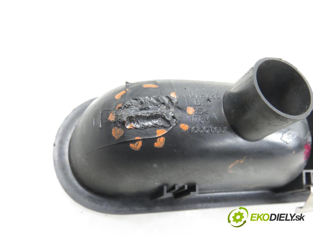 RENAULT ESPACE IV (JK0/1_) MINIVAN 2005 85,00 1.9 dCi 116 - F9Q 820 1870,00 Panel ovládania okien 8200519359