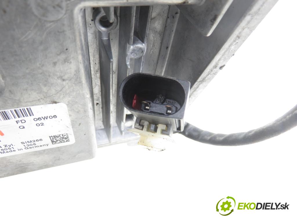 MERCEDES-BENZ KLASA B Sports Tourer (W245) MINIVAN 2006 85,00 B 170 (245.232) - M 266.940 1699,00 řídící jednotka motora A0014460240 ; A2661536679 ; 5WK90941