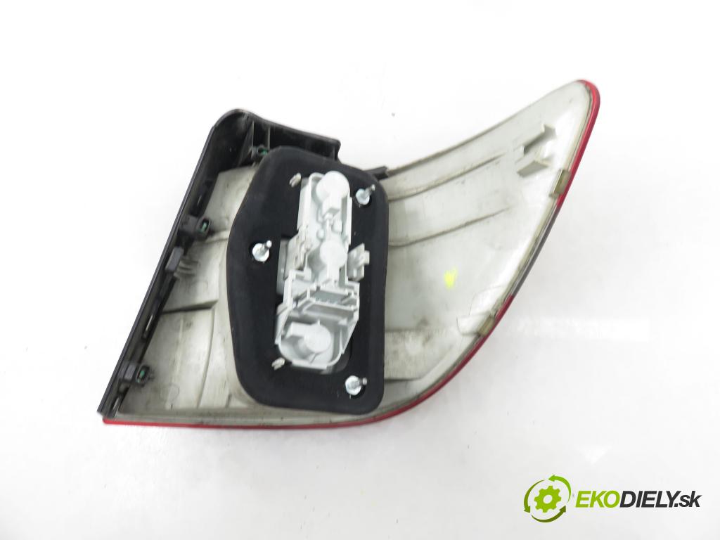 MERCEDES-BENZ KLASA B Sports Tourer (W245) MINIVAN 2006 85,00 B 170 (245.232) - M 266.940 1699,00 světlo levé zadní kufr A169820