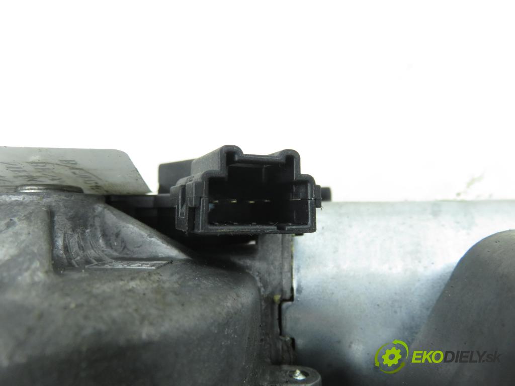 MERCEDES-BENZ KLASA B Sports Tourer (W245) MINIVAN 2006 85,00 B 170 (245.232) - M 266.940 1699,00 Motorček stierače zadné