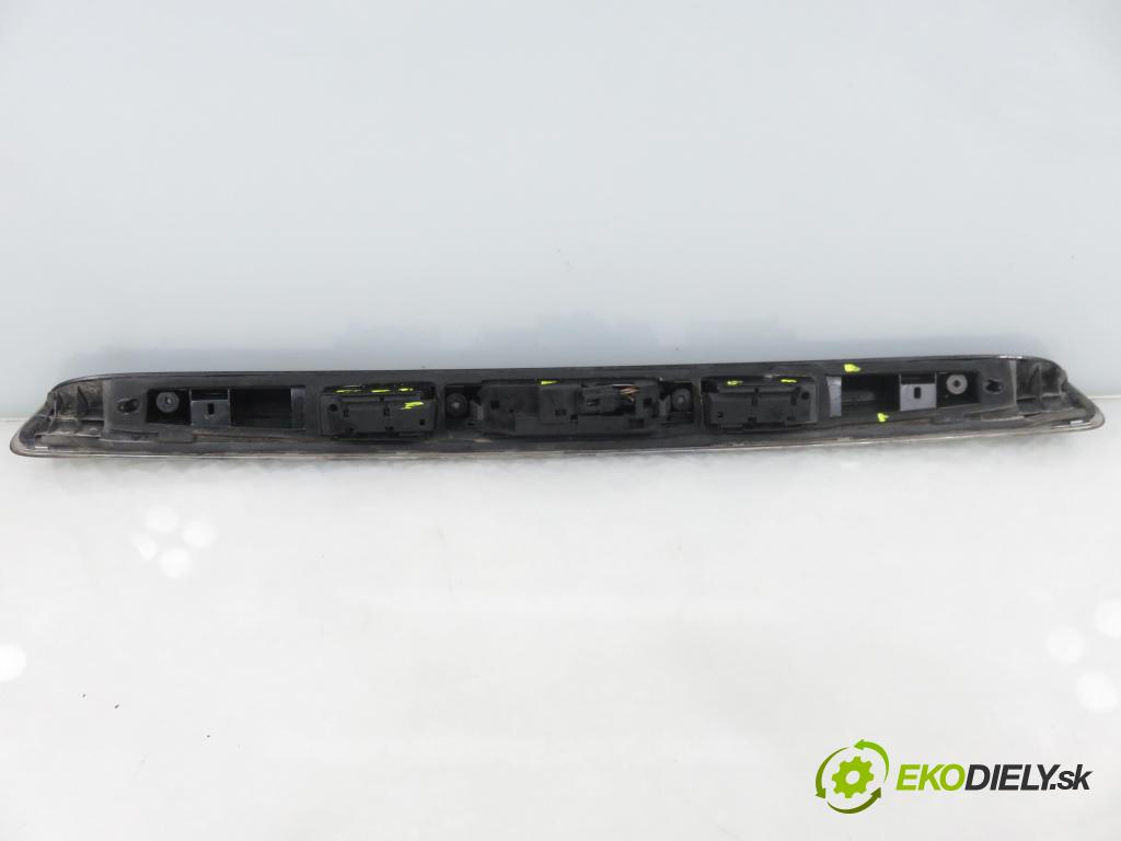 MERCEDES-BENZ KLASA B Sports Tourer (W245) MINIVAN 2006 85,00 B 170 (245.232) - M 266.940 1699,00 Zadné čelo dverí kufor