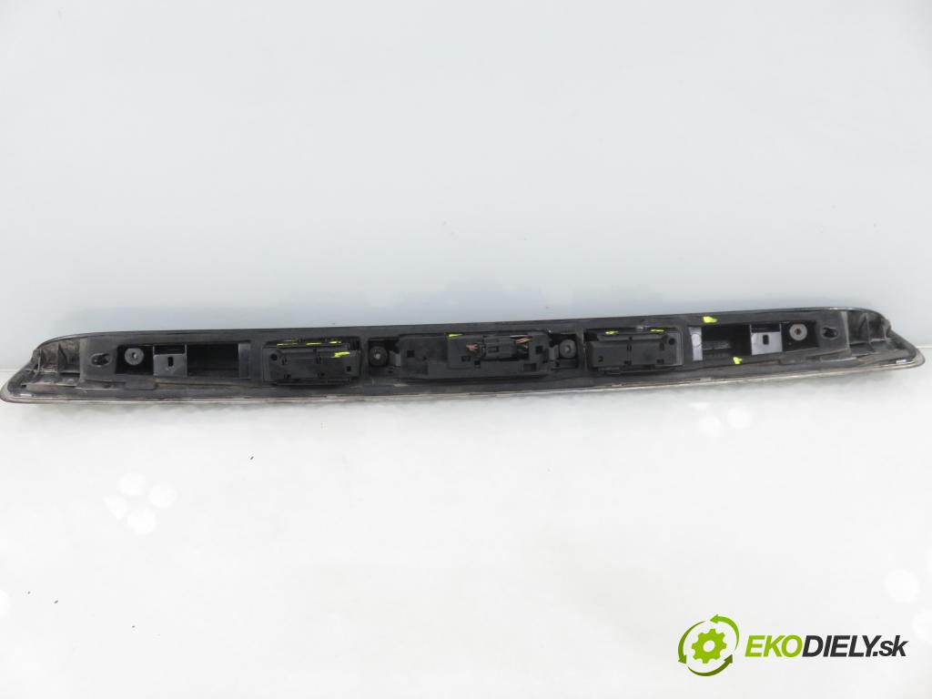 MERCEDES-BENZ KLASA B Sports Tourer (W245) MINIVAN 2006 85,00 B 170 (245.232) - M 266.940 1699,00 Zadné čelo dverí kufor