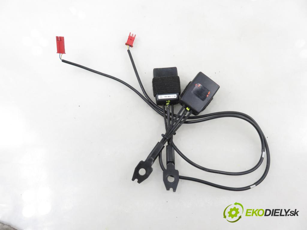 MERCEDES-BENZ KLASA B Sports Tourer (W245) MINIVAN 2006 85,00 B 170 (245.232) - M 266.940 1699,00 zapínače pásov predný 1698601769 ; 602912400F