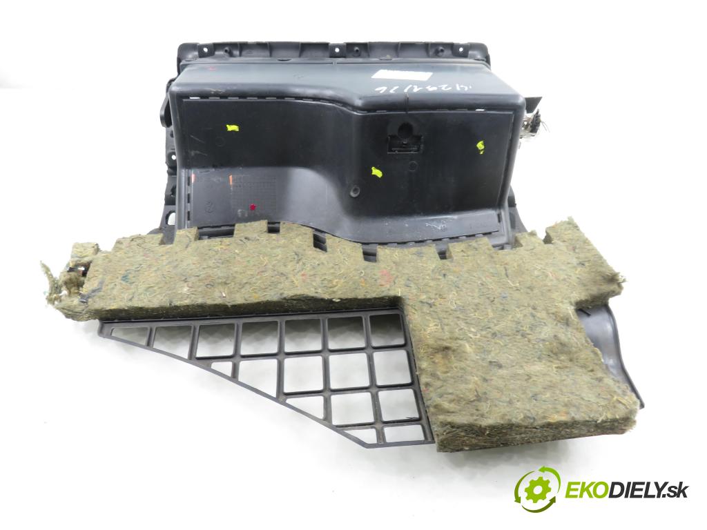 VW PASSAT B5 (3B2) SEDAN 1997 92,00 1.8 20V 125 - ADR 1781,00 Priehradka, kastlík 3B1857101