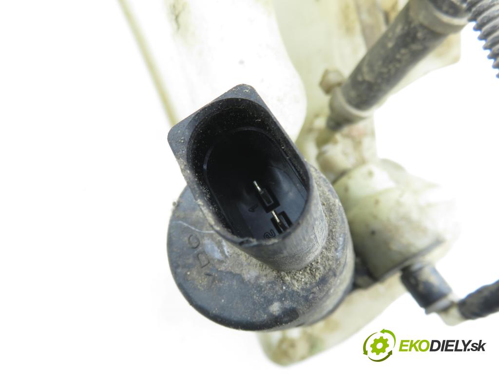 VW TOURAN (1T1, 1T2) MINIVAN 2004 74,00 1.9 TDI PD 100 - AVQ 1896,00 Nádržka ostrekovačov 1T0955453C (Kľučka dverí ostatné)