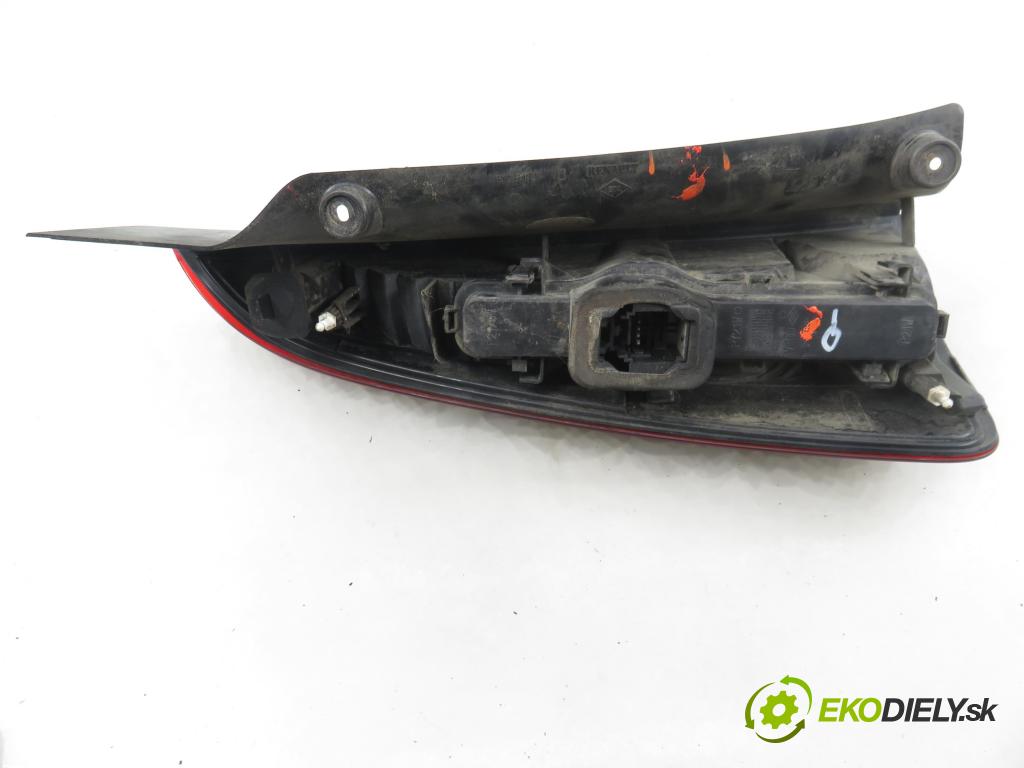 RENAULT ESPACE IV (JK0/1_) MINIVAN 2007 100,00 2.0 (JK09) - F4R 792 1998,00 světlo pravé zadní 8200394724