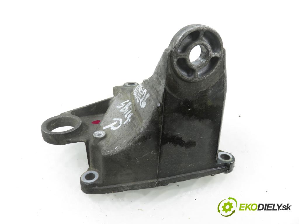 AUDI A4 (8D2, B5) KOMBI 1998 81,00 1.9 TDI 110 - AFN 1896,00 Uchytenie prevodovky 8D0399114S