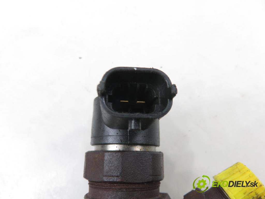 FIAT BRAVO II (198_) HB 2006 77,00 1.6 D Multijet - 198 A3.000 1598,00 vstrekovač 0445110300 (Vstrekovač paliva)