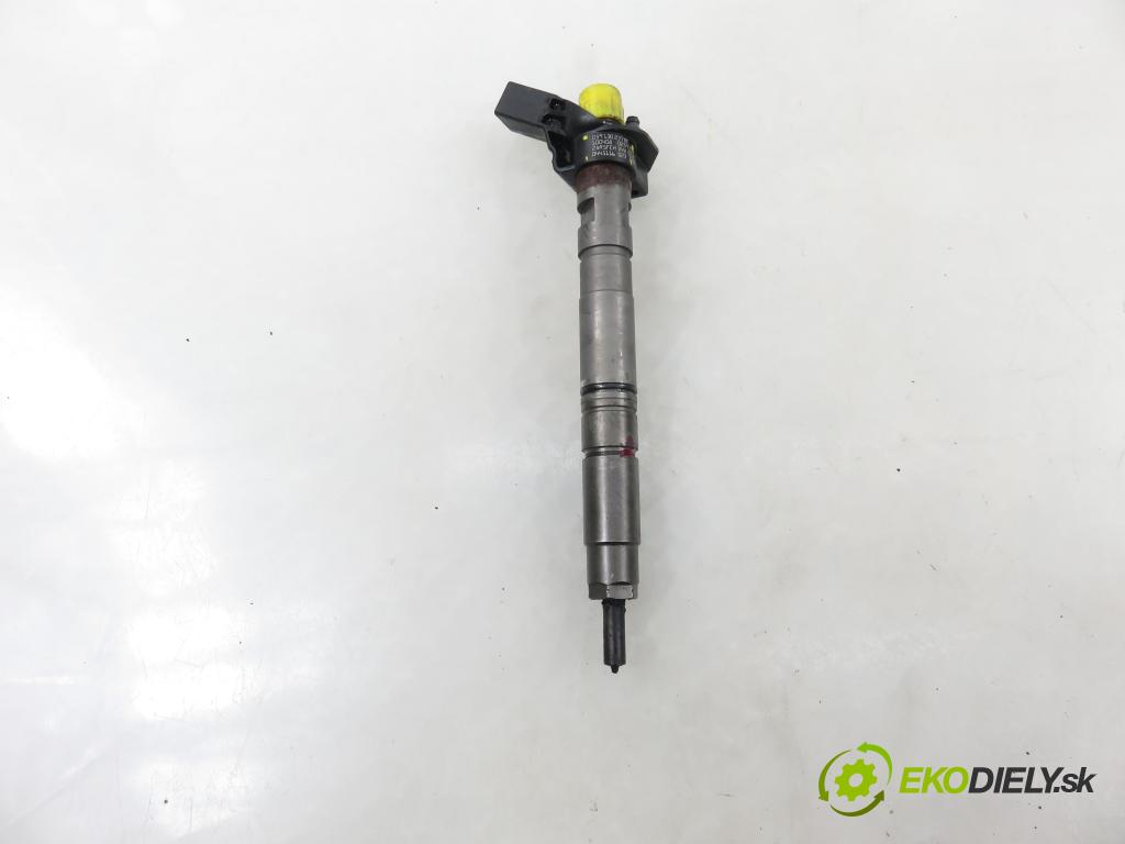 AUDI Q5 (8R) SUV 2010 176,00 3.0 TDI quattro - CCWA 2967,00 vstřikovač 059130277BE ; 0445116023 (Vstřikovač paliva)