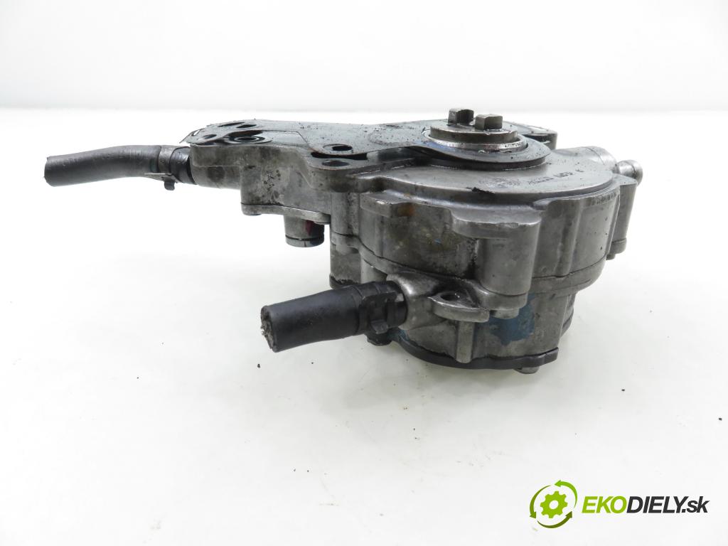 VW PASSAT B5.5 (3B3) SEDAN 2001 74,00 1.9 TDI PD 101 - AVB 1896,00 Pumpa vákuová 038145209A