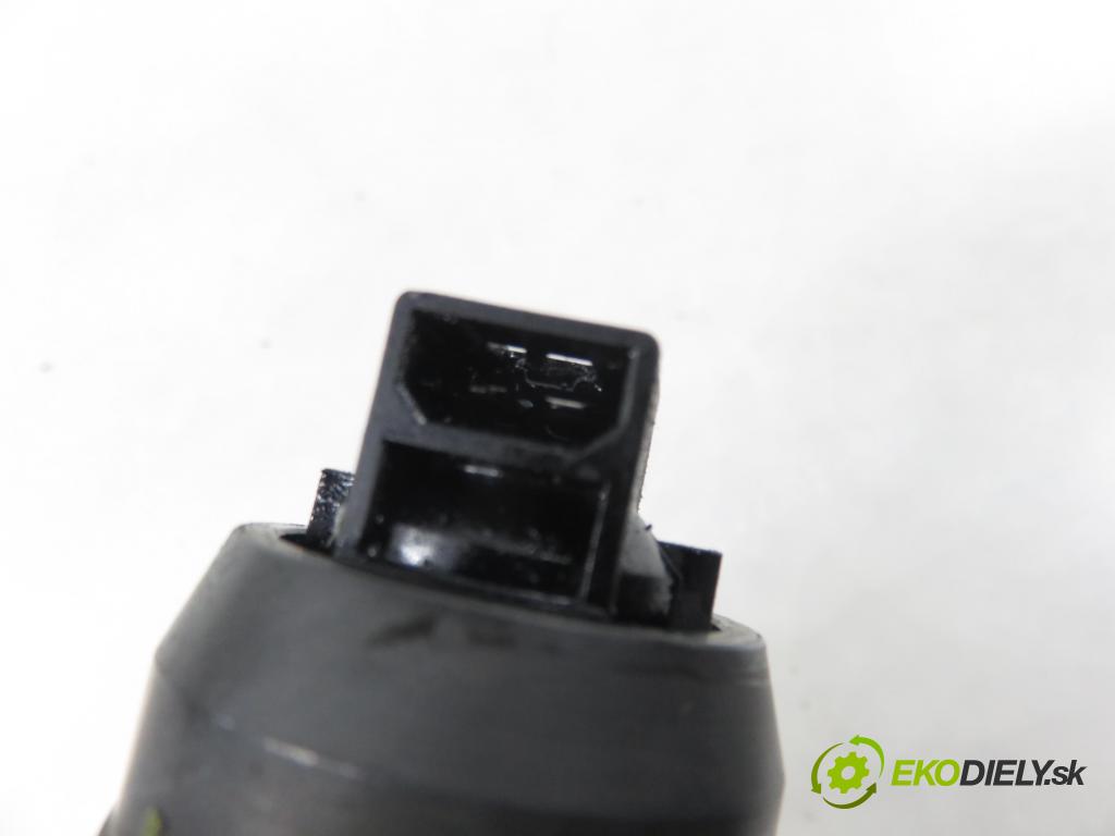 AUDI A4 Avant (8E5, B6) KOMBI 2003 96,00 1.9 TDI PD 130 - AVF 1896,00 Vstrekovač 038130073BA ; 0414720216 (Vstrekovač paliva)