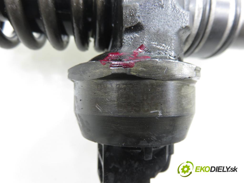 AUDI A4 Avant (8E5, B6) KOMBI 2003 96,00 1.9 TDI PD 130 - AVF 1896,00 Vstrekovač 038130073BA ; 0414720216 (Vstrekovač paliva)