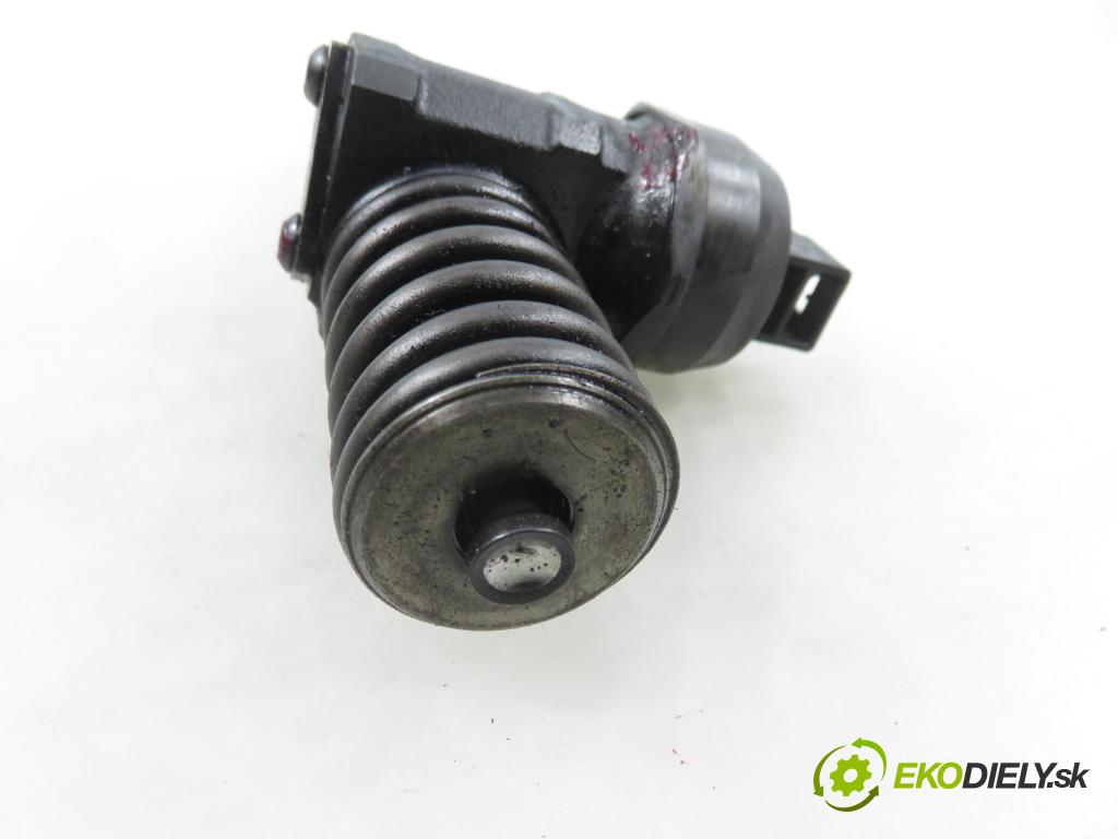AUDI A4 Avant (8E5, B6) KOMBI 2003 96,00 1.9 TDI PD 130 - AVF 1896,00 Vstrekovač 038130073BA ; 0414720216 (Vstrekovač paliva)